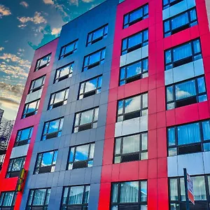 Super 8 By Wyndham Bronx Near Botanical Garden New York